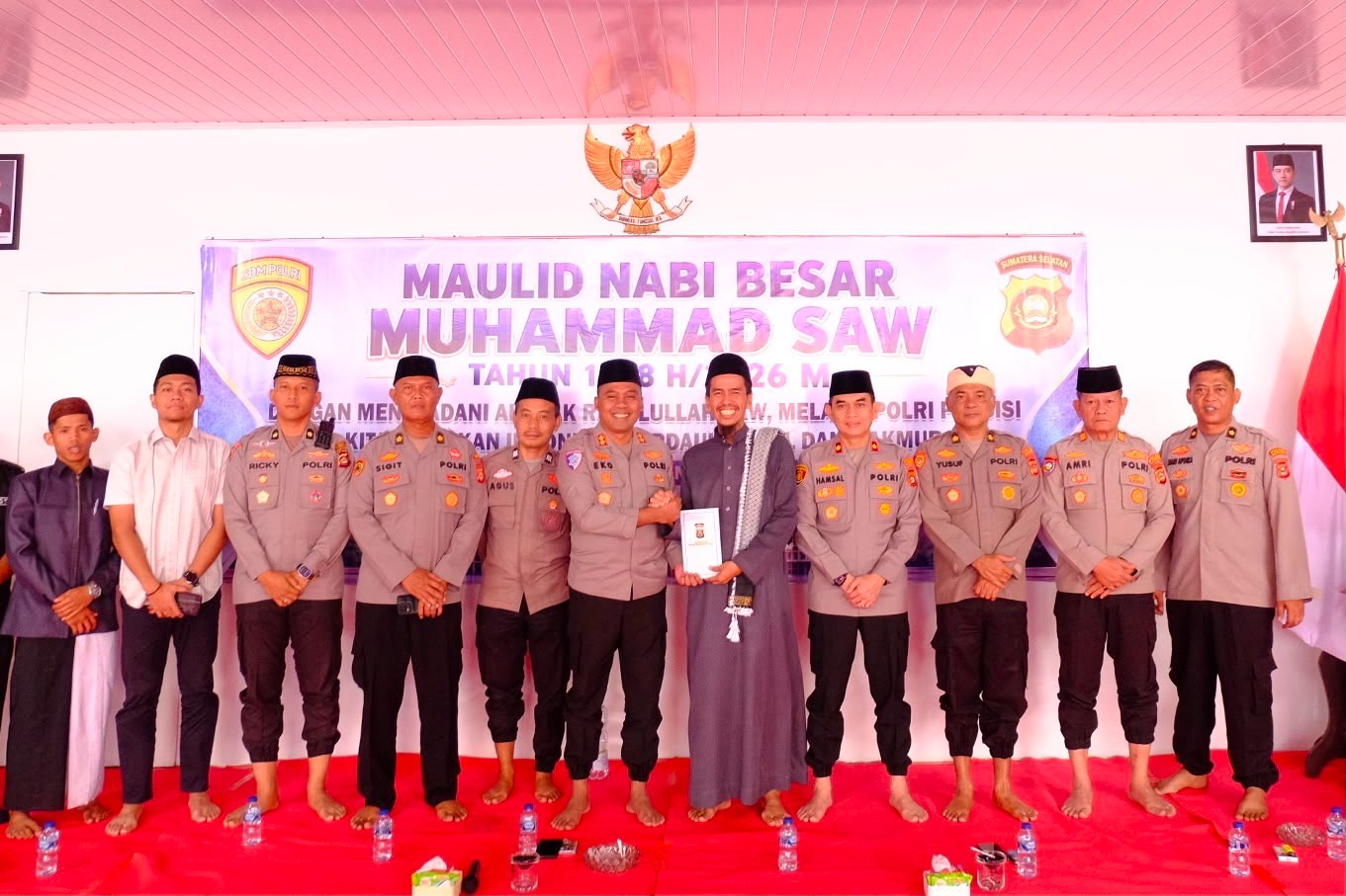 Di Tengah Cuaca Kering, Polres OKI Gelar Sholat Istisqa dan peringatan Maulid Nabi Muhammad SAW