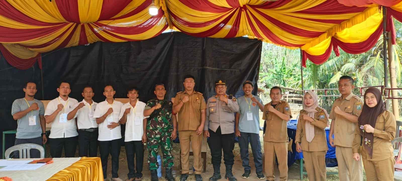 Pemilihan BPD Desa Rantau Kumpai OKU Berlangsung Aman, Personil Polsek Sosoh Buay Rayap Kawal Penghitungan Suara
