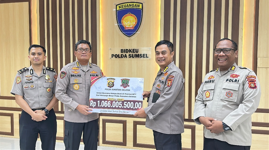 Dukung Pemulihan Pascagempa, Polda Sumsel Serahkan Donasi Rp1,06 Miliar