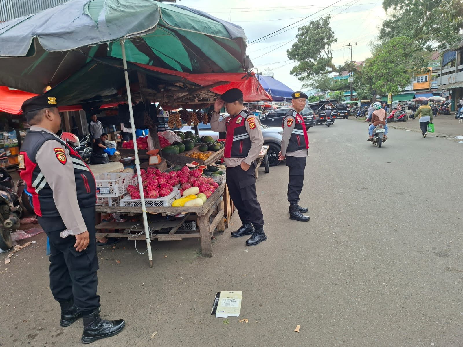 Patroli Perintis Presisi Polres Pagar Alam Sambangi Gunung Dempo dan Pasar Dempo Permai, Edukasi Petani serta Pengendara Demi Kamtibmas Kondusif