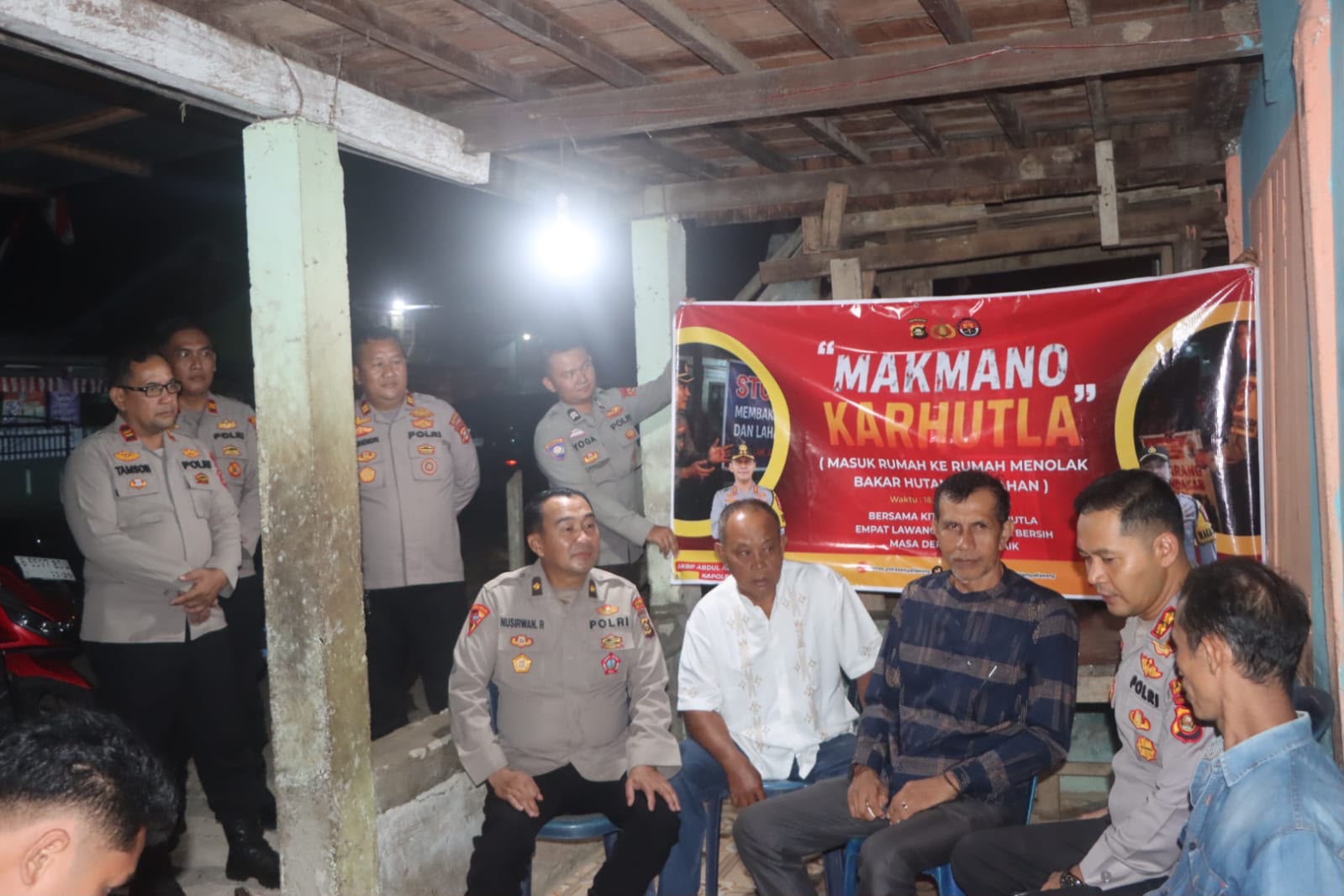 Lewat “MAKMANO KARHUTLA”, Kapolres Empat Lawang Edukasi Warga dari Rumah ke Rumah Cegah Kebakaran Lahan