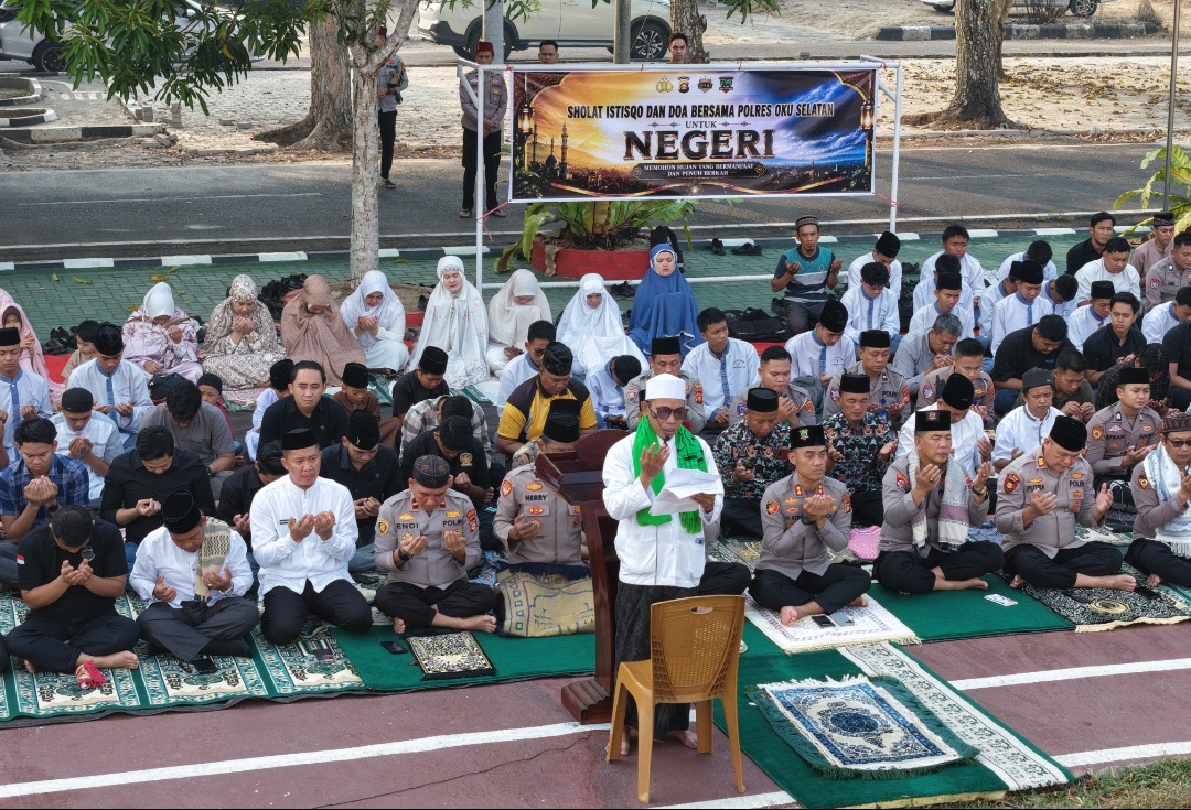 Polres OKU Selatan Gelar Salat Istisqa, 400 lebih Warga Berdoa Memohon Hujan Penuh Berkah