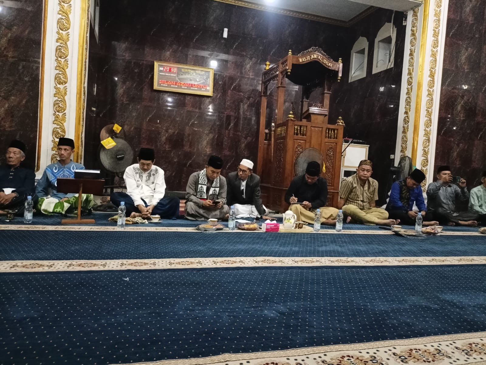 Pererat Silaturahmi dengan Warga, Kapolsek Tanjung Raja Hadiri Maulid Nabi Muhammad SAW di Talang Balai Baru