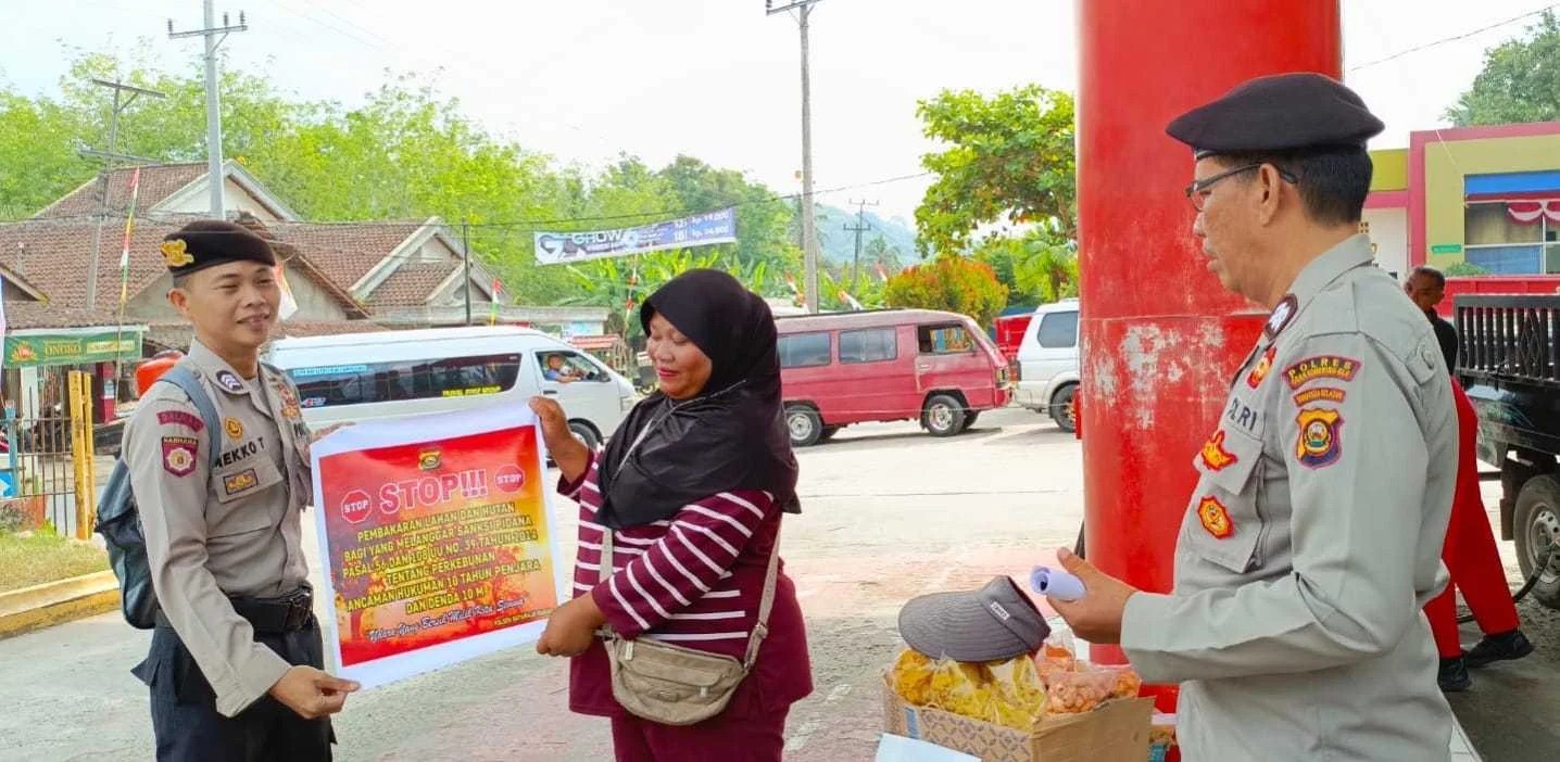 Patroli Polsek Baturaja Barat Gencarkan Sosialisasi Karhutla dan Layanan 110