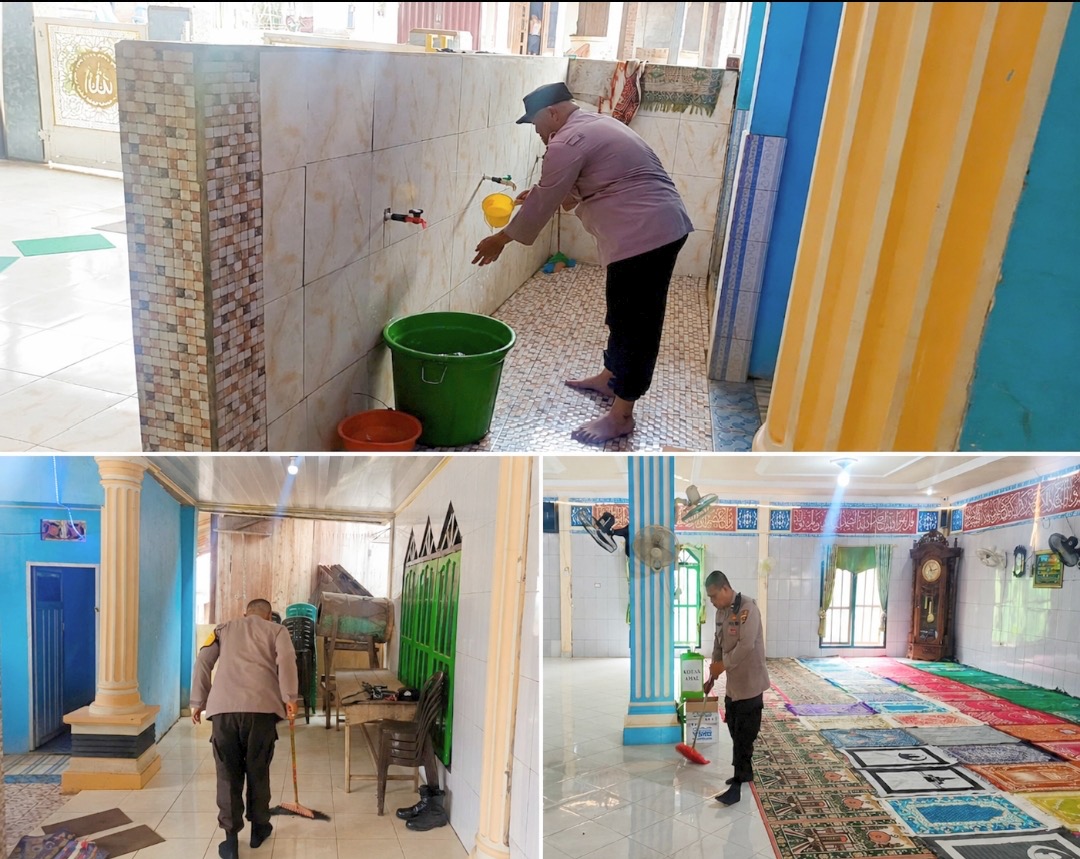 Lewat Program BELIDA ASRI, Polsek Talang Padang Bersihkan Masjid Desa Macang Manis Bersama Semangat Gotong Royong