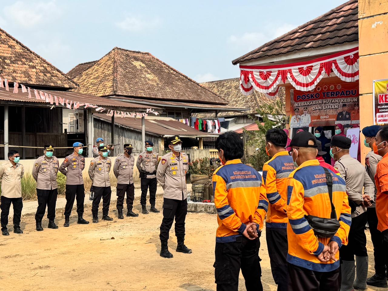 Kunjungi Posko Karhutla 04 Sako, Kapolres Banyuasin Beri Dukungan dan Apresiasi kepada Petugas