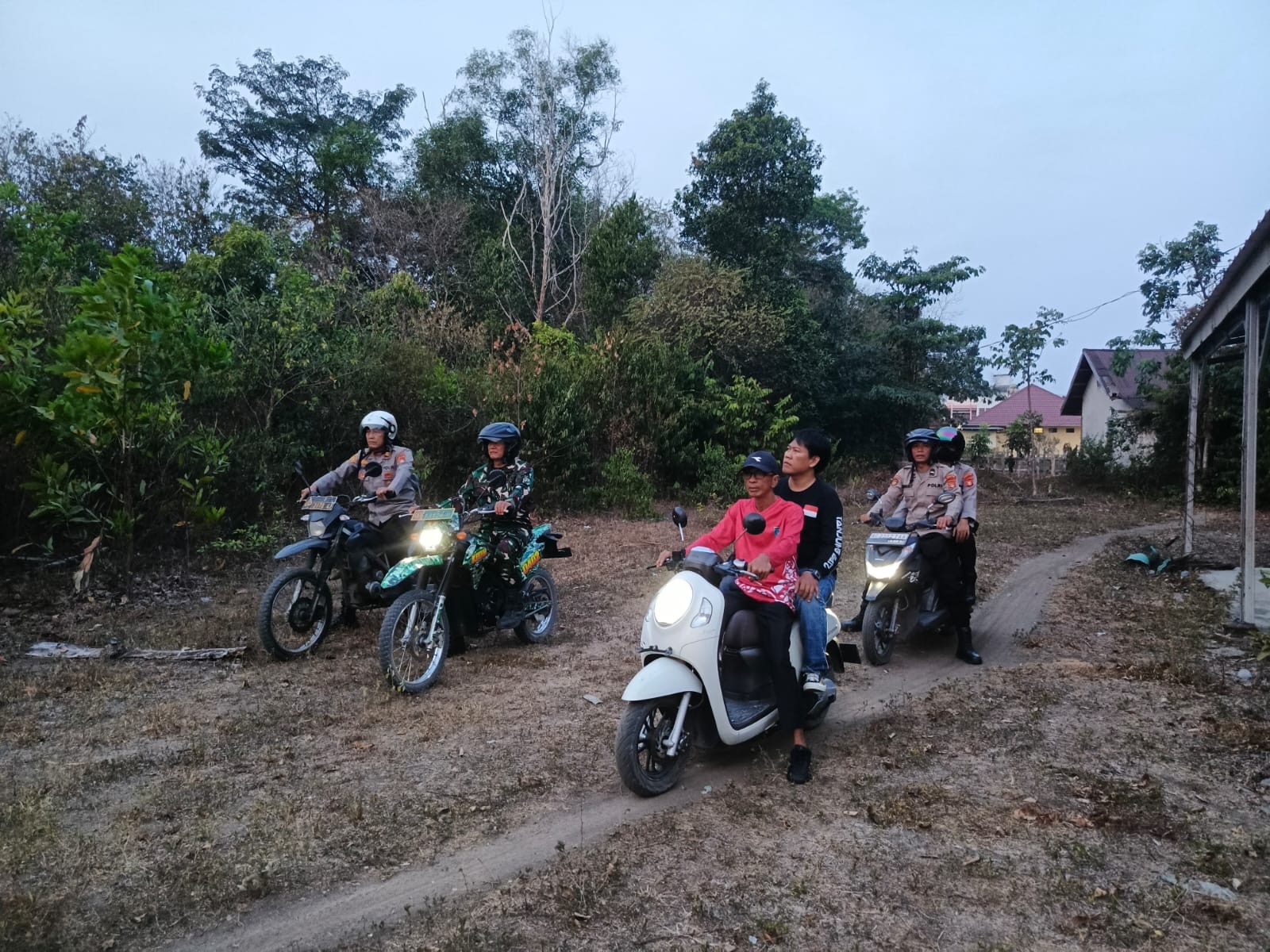 Cegah Karhutla di Titik Rawan, Polsek Tanjung Batu Bersama Forkopimcam dan BPBD Gencarkan Patroli