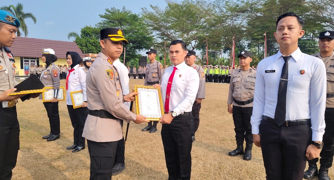 Penghargaan untuk Personel Berdedikasi, Kapolres Prabumulih: Jadikan Motivasi untuk Terus Berbuat Terbaik