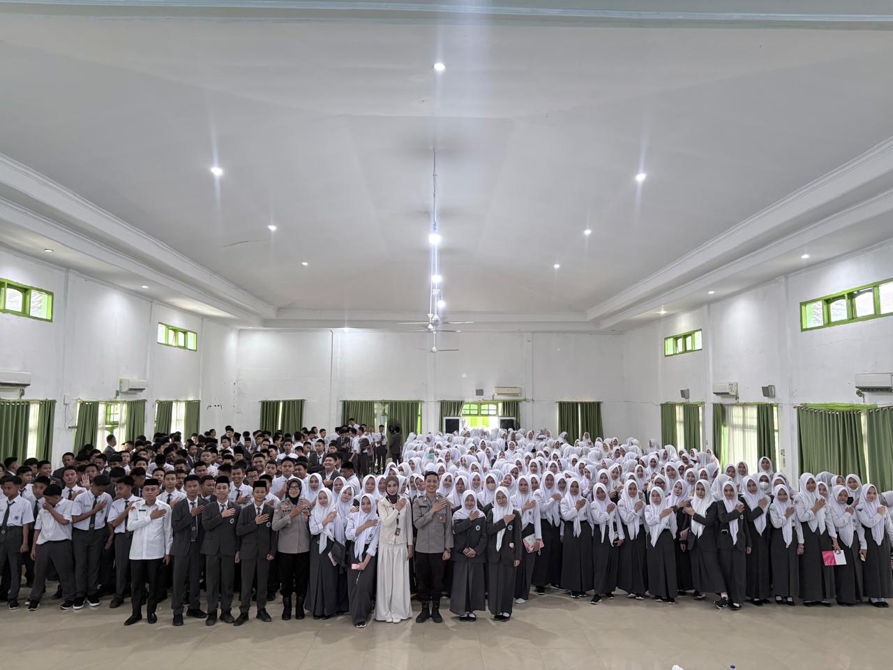 Sat Binmas Polrestabes Palembang Berikan Penyuluhan Kamtibmas kepada Pelajar MAN 3