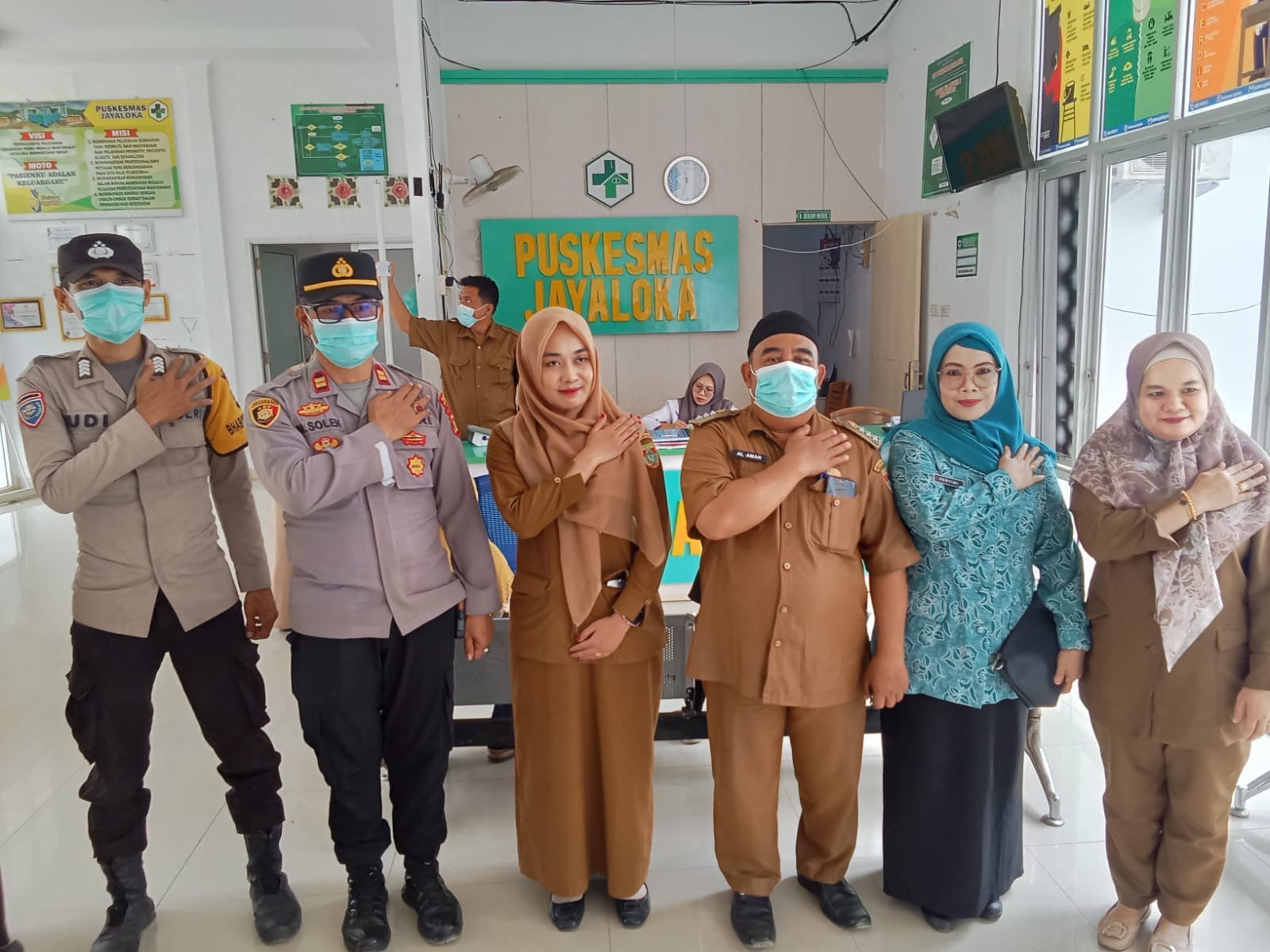 Antisipasi Dampak Asap Karhutla, Polsek Jayaloka Polres Musi Rawas Cek Kesiapan Obat dan Fasilitas Kesehatan