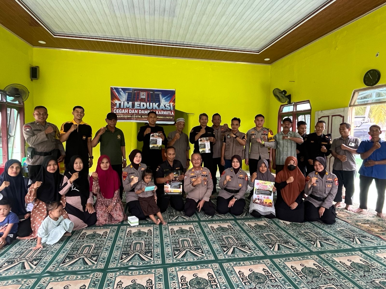 Bersama Masyarakat, Tim Edukasi Karhutla Mahasiswa S2 PTIK dan Polres Ogan Ilir Ajak Warga Cegah Karhutla