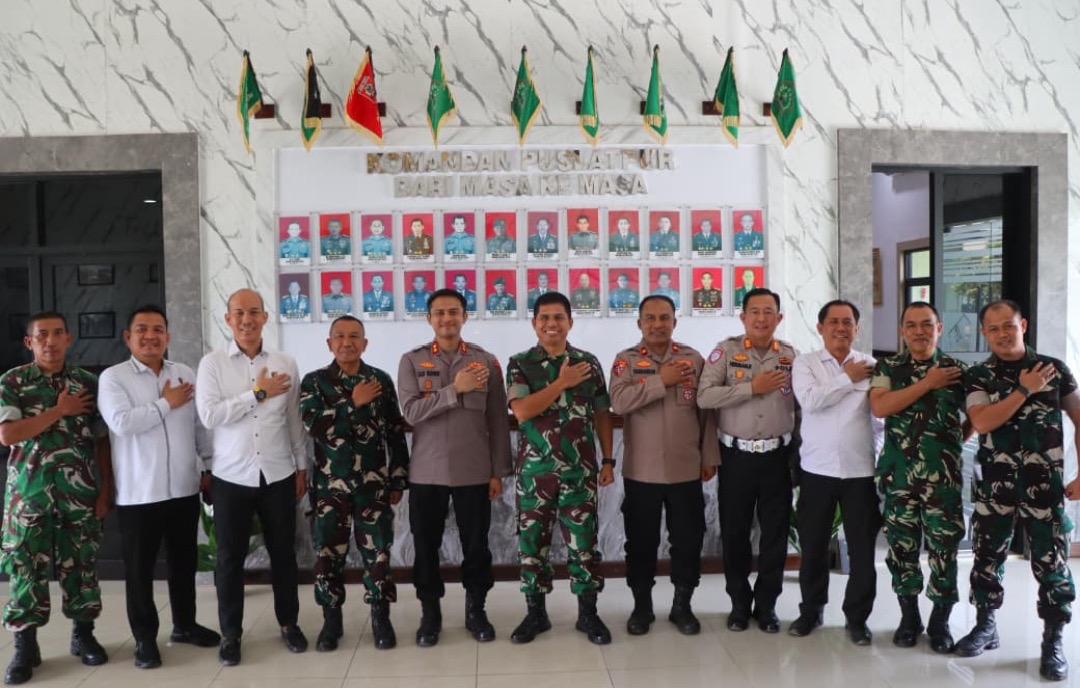 Perkuat Sinergi TNI-Polri, Kapolres OKU Timur Sambangi Puslatpur Kodiklat TNI AD