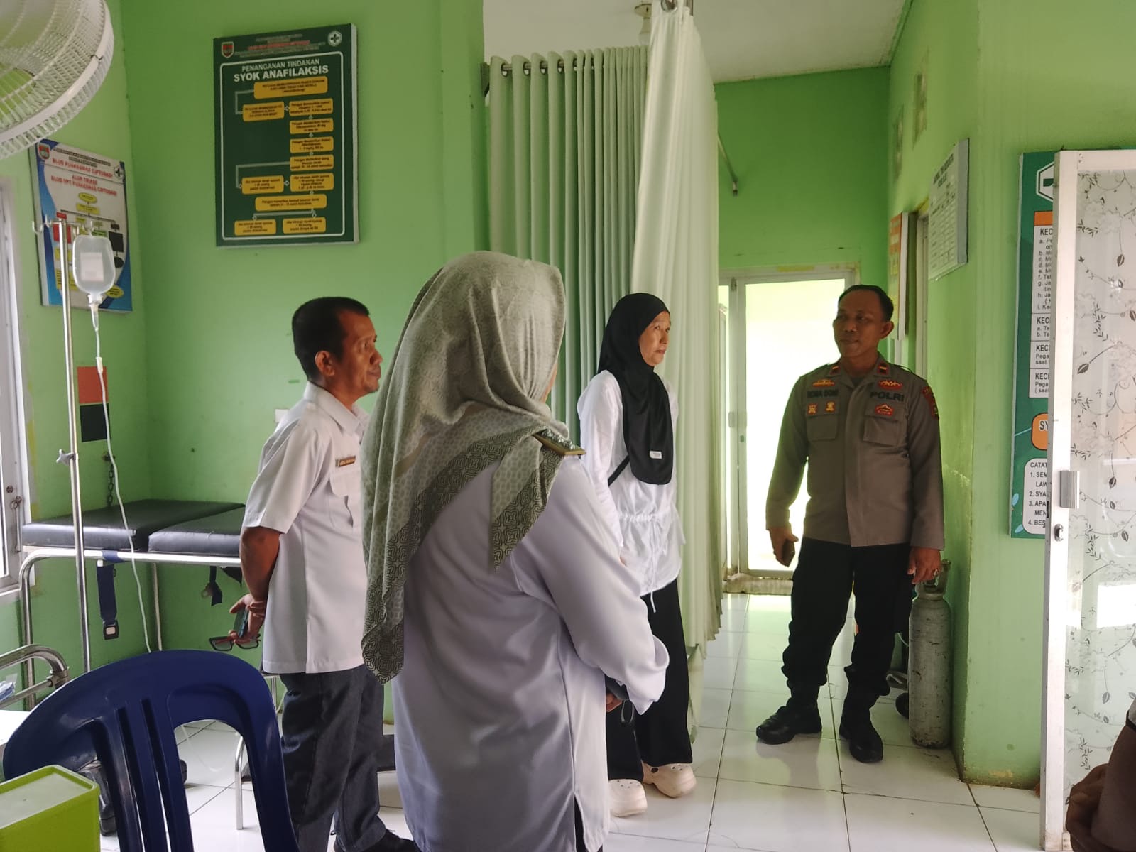 Asap Karhutla Mengintai, Polsek Jayaloka Pastikan Obat ISPA dan Oksigen di Puskesmas Sukakarya Aman