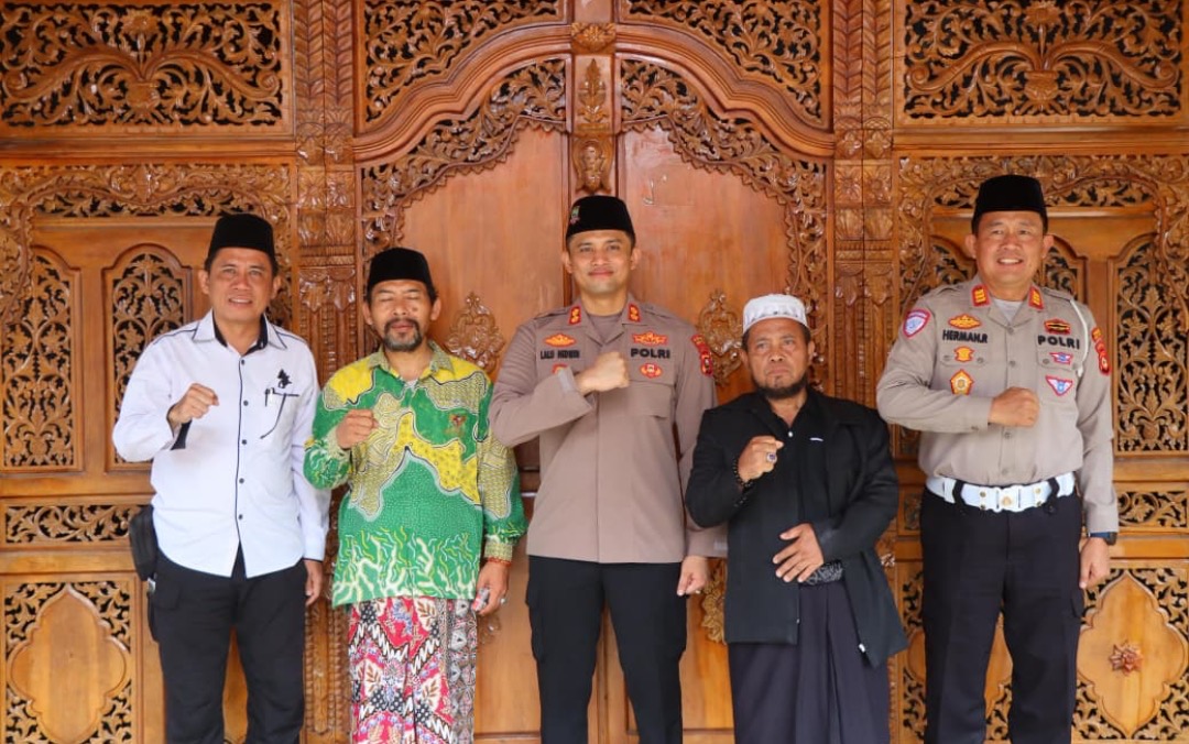 Kapolres OKU Timur Perkuat Sinergi dengan Tokoh Agama, Kunjungi Kediaman Ketua NU