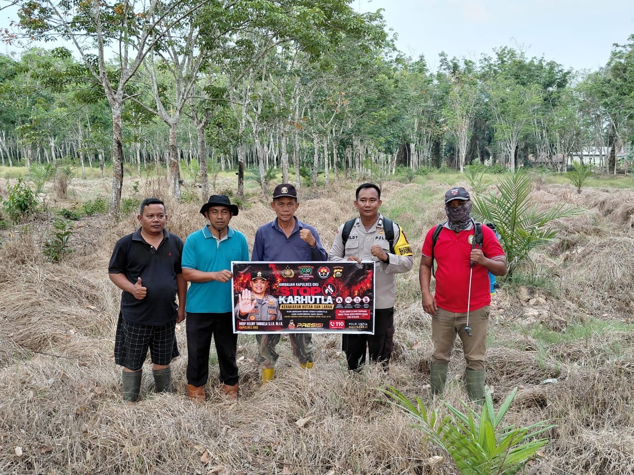 Bhabinkamtibmas Polsek Sinar Peninjauan Sosialisasikan Pencegahan Karhutlahbun di Desa Sri Mulya