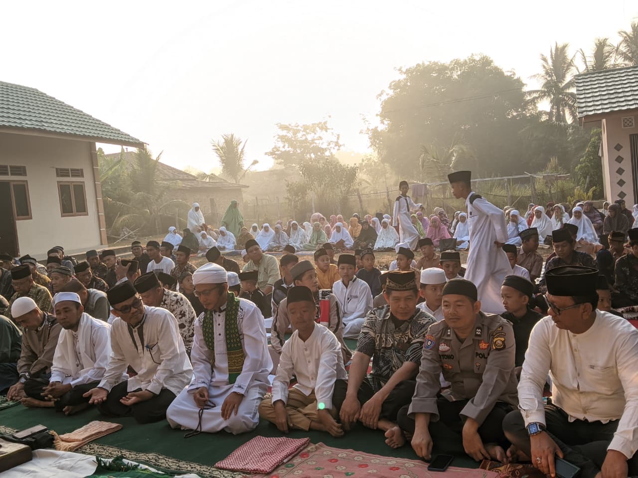 POLSEK SUNGAI ROTAN HADIRI SALAT ISTISQA, BERSAMA MASYARAKAT MEMOHON HUJAN DAN KEBERKAHAN