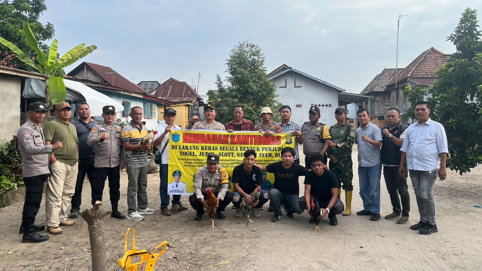 Respons Cepat Informasi Masyarakat, Polsek Tanjung Raja Tindak Dugaan Sabung Ayam dan Pasang Banner Larangan Perjudian