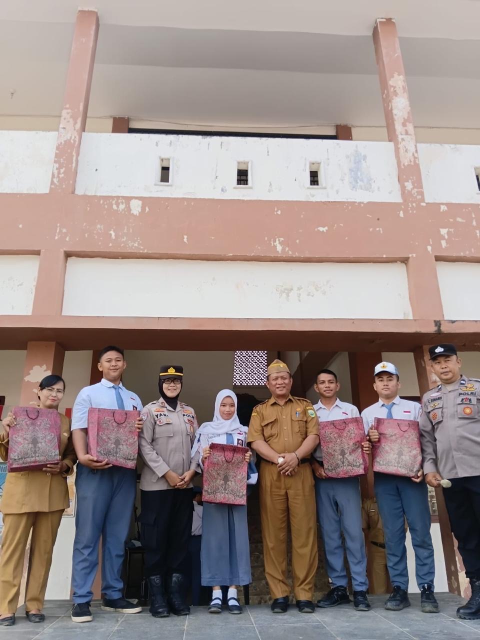 Cegah Kenakalan Remaja, Sat Binmas Polrestabes Palembang Beri Penyuluhan Kamtibmas kepada Siswa SMKN 5 Sumsel