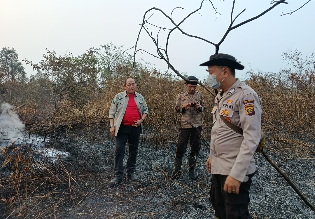 Perkuat Sinergi Cegah Karhutla, Polsek Indralaya Ogan Ilir Bersama Tim Gabungan Patroli di Desa Bakung