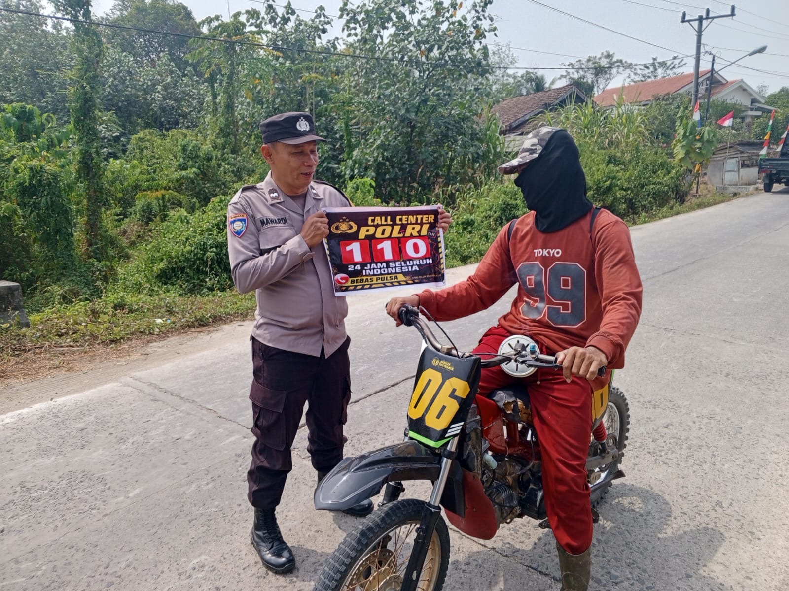 Bhabinkamtibmas Polsek Baturaja Timur Laksanakan Patroli dan Mitigasi Karhutla