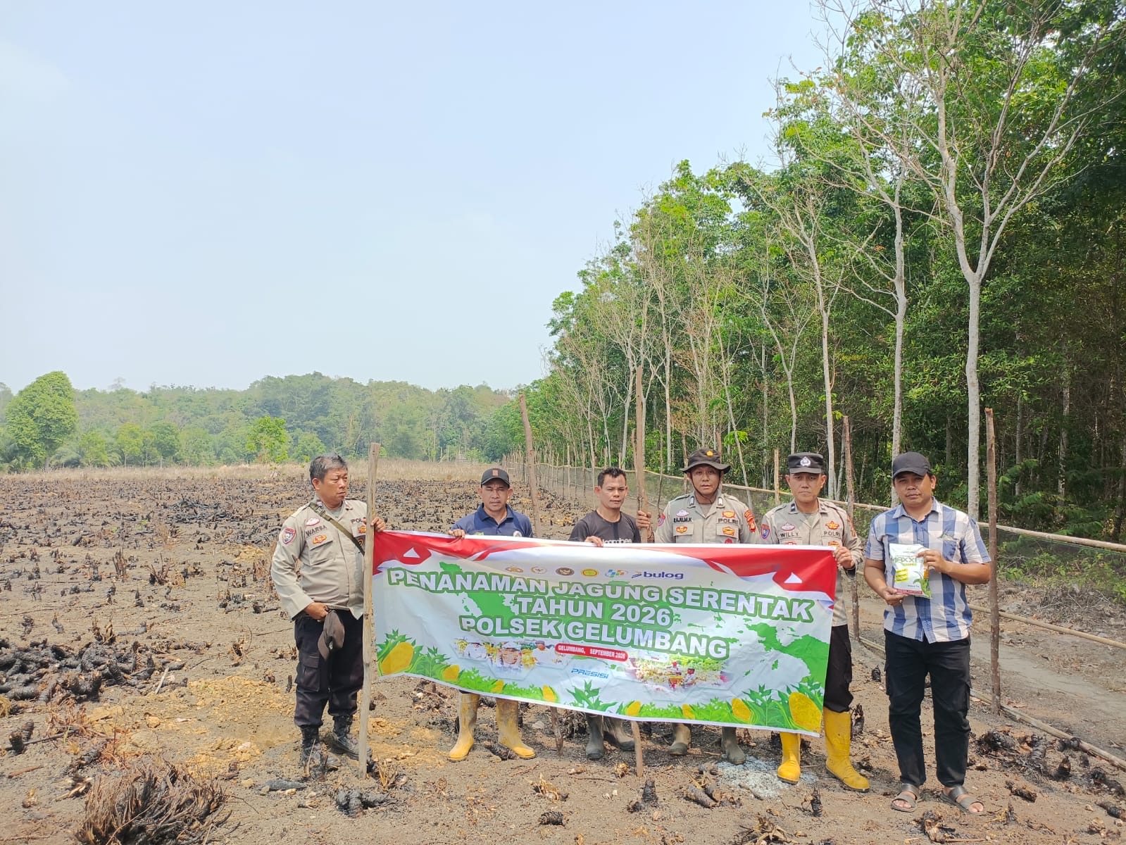 Polsek Gelumbang Bersama Warga Tanam Jagung 2 Hektare, Perkuat Ketahanan Pangan di Desa Pelempang