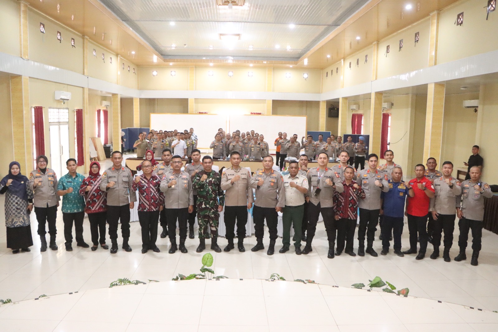 Serdik Sespimmen Dikreg ke-67 Terjun Langsung Tangani Karhutla di Banyuasin