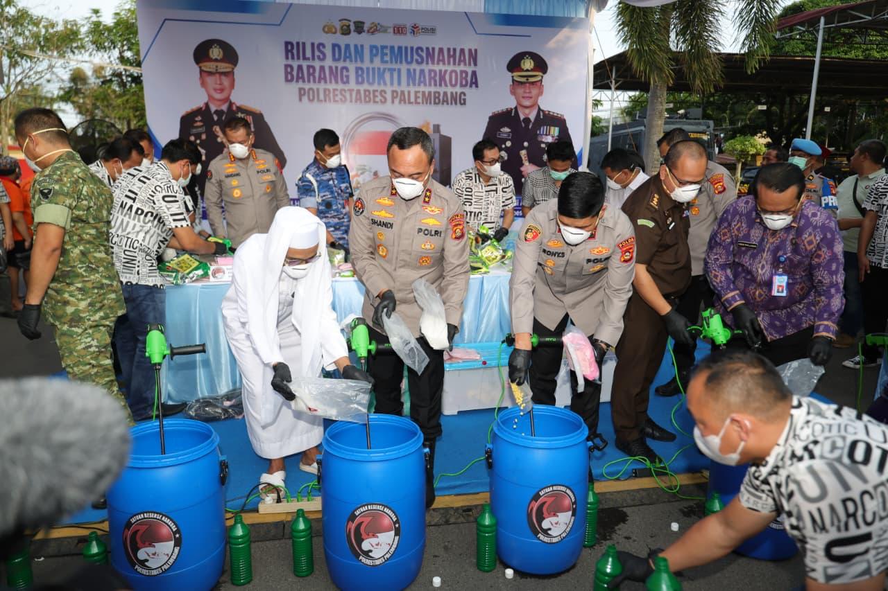 Kapolda Sumsel Pimpin Pemusnahan 20 Kg Sabu, Tegaskan Tidak Ada Ruang Bagi Narkoba di Sumatera Selatan