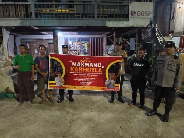 Cegah Karhutla, Polsek Talang Padang Sambangi Rumah Warga dan Sosialisasikan Larangan Bakar Lahan