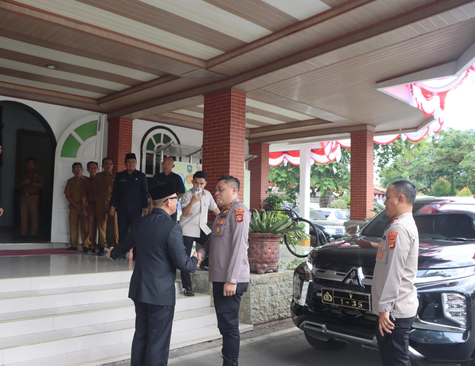 Perdana, Kapolres Oku Lakukan Kunjungan Dan Silaturahmi Bersama Bupati Dan Ketua DPRD OKU