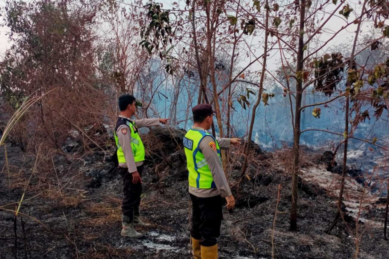 Tiga Titik Hotspot Terdeteksi di Cempaka, Polisi dan PT GNS Bergerak Padamkan Karhutla