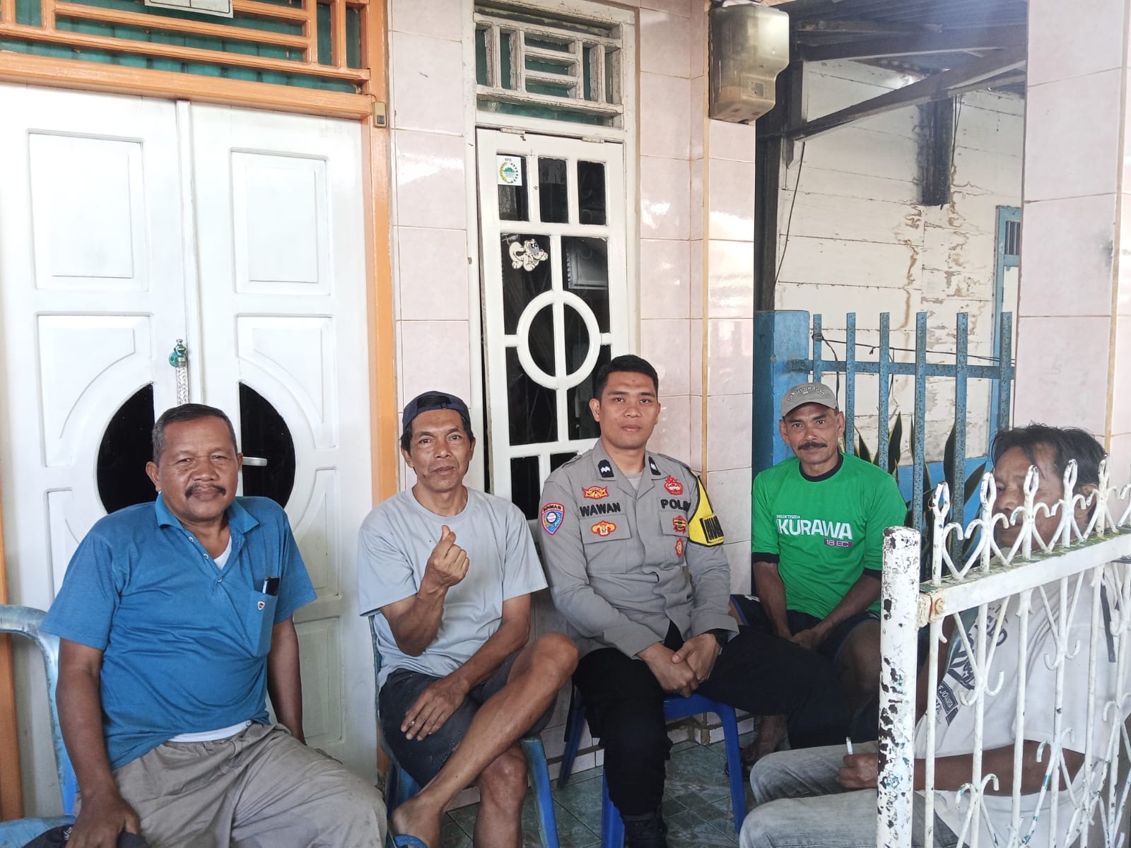 Bhabinkamtibmas Alun Dua Sambangi Warga, Sampaikan Imbauan Cegah Karhutla