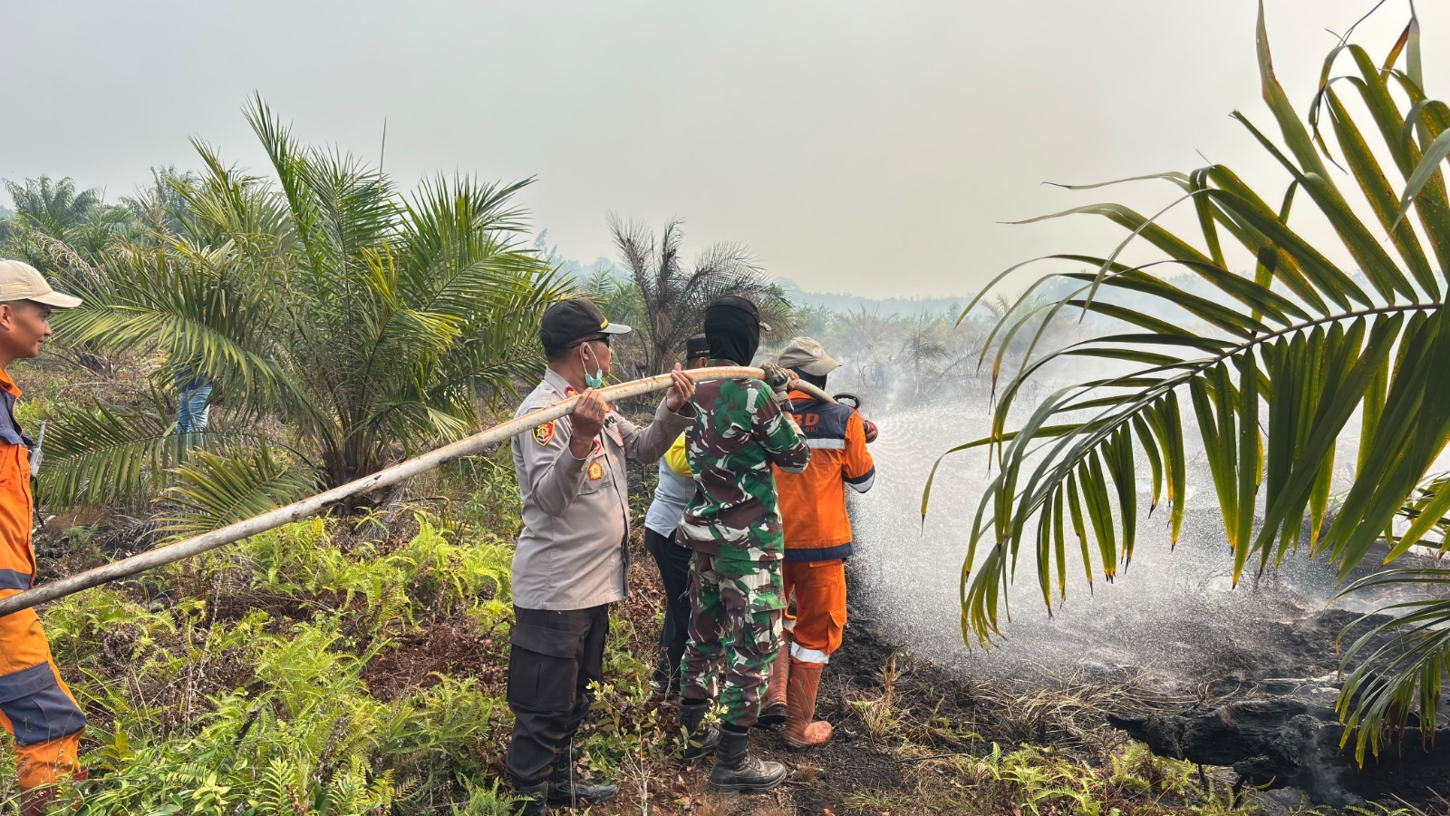 Polri-TNI dan MPA Bersinergi Cegah Karhutla di Pangkalan Lampam