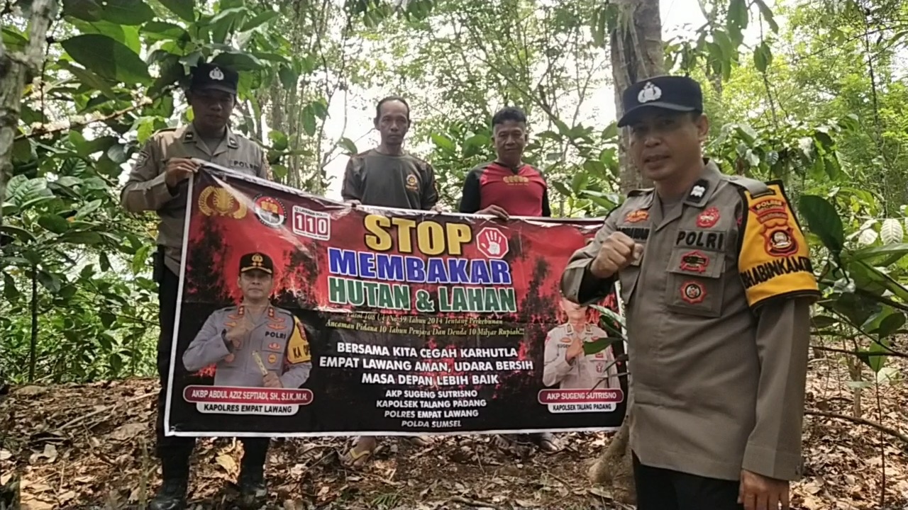 Sambangi Petani di Desa Kembahang Baru, Polsek Talang Padang Edukasi Bahaya Kebakaran Lahan