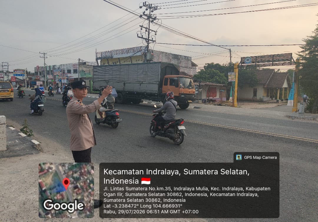 Pastikan Keamanan Pelajar dan Masyarakat Saat Beraktivitas, Polsek Indralaya Gelar Pengamanan dan Pengaturan Lalu Lintas
