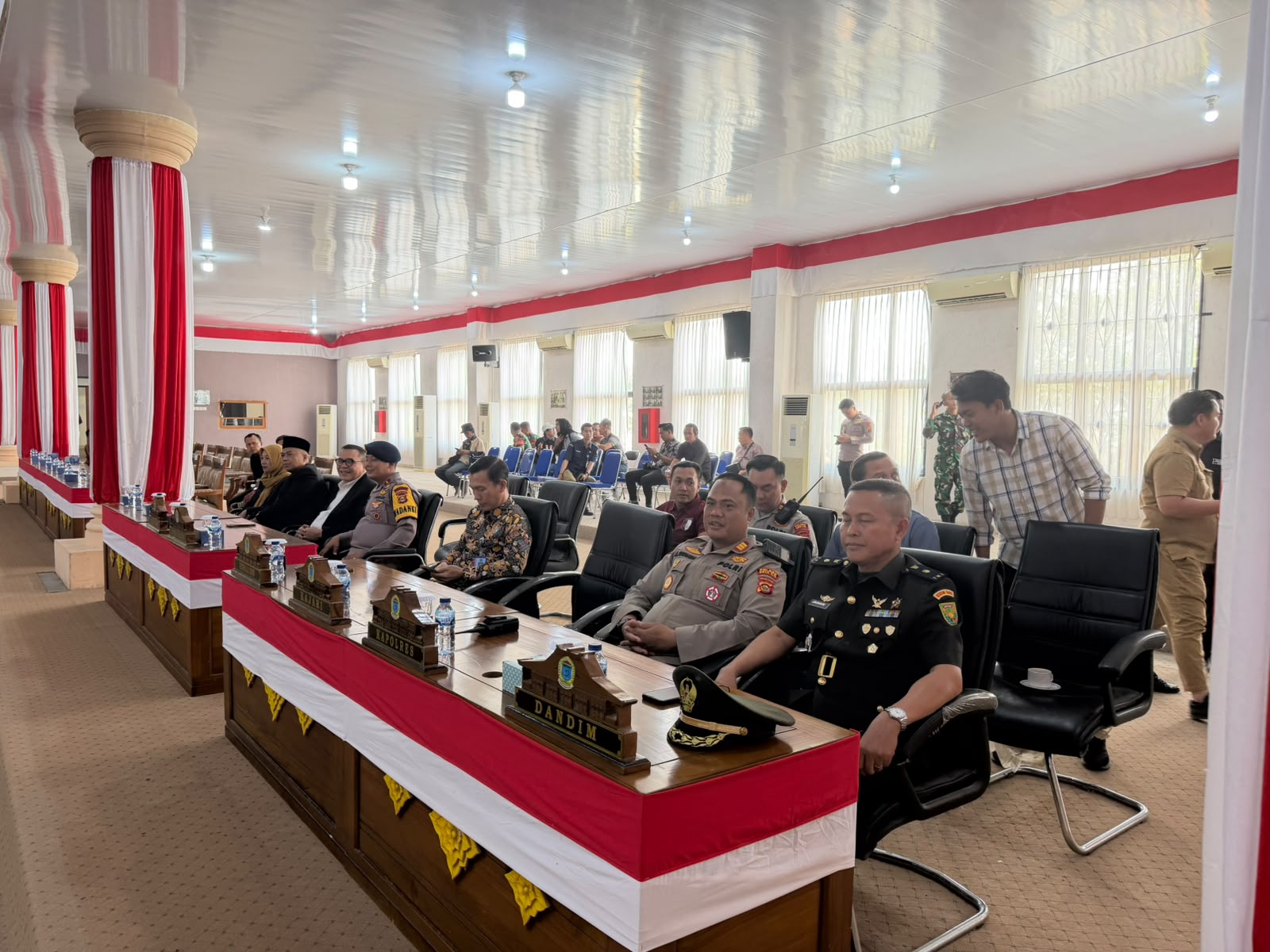 Rapat Paripurna PAW Anggota DPRD Ogan Ilir Berlangsung Aman, Polres Ogan Ilir Laksanakan Pengamanan