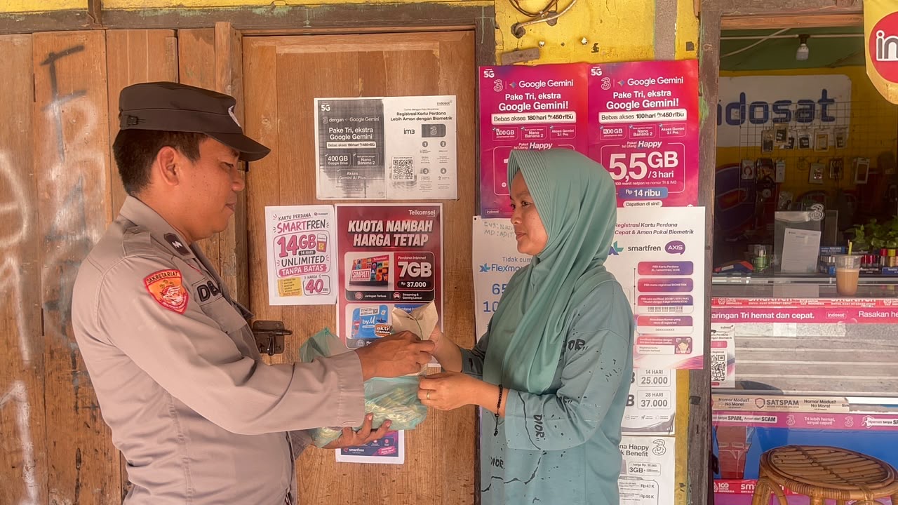 KEGIATAN SEDEKAH DAN BERBAGI PERSONEL POLSEK BUAY PEMUKA PELIUNG POLRES OKU TIMUR