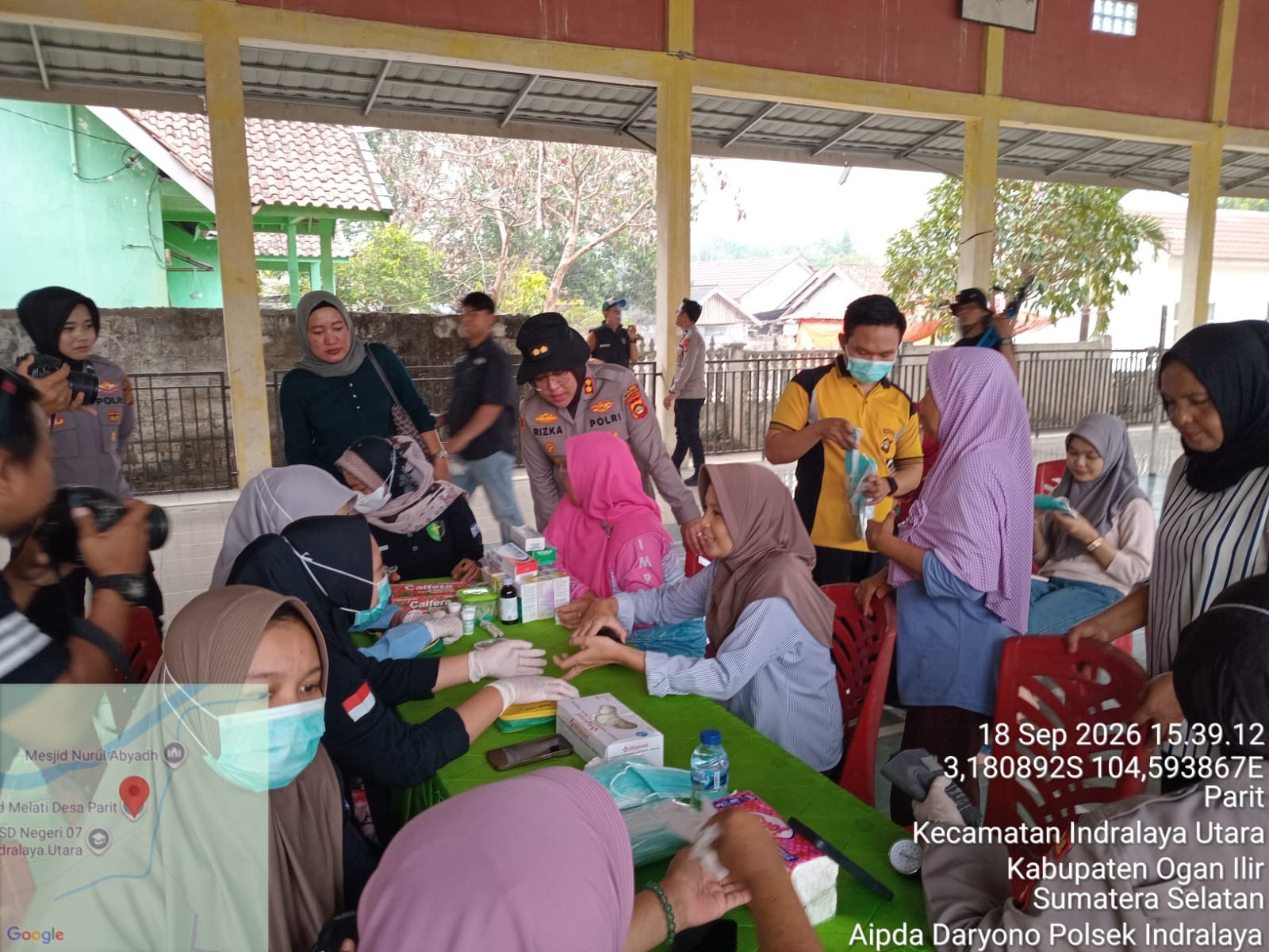 Polres Ogan Ilir Salurkan Air Bersih dan Layanan Kesehatan untuk Warga Desa Parit kecamatan Indralaya Utara