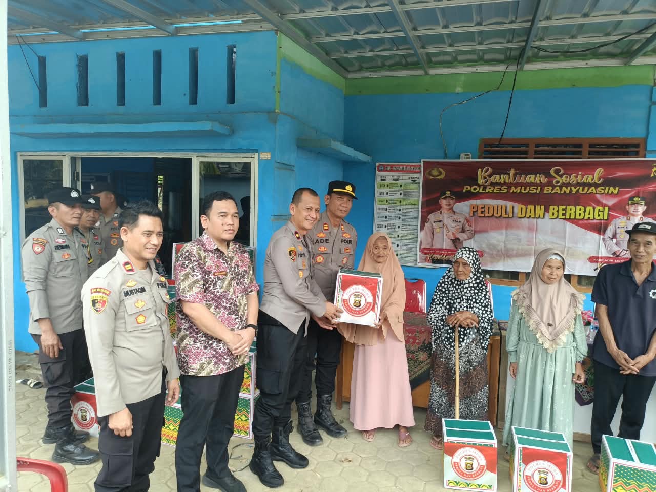 Polres Muba Peduli dan Berbagi, Salurkan 50 Paket Sembako untuk Warga Kurang Mampu di Desa Setia Jaya