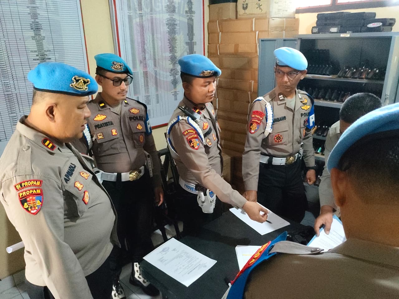 Propam Polda Sumsel Perkuat Pengawasan Internal di Polres Pagaralam, Pemeriksaan Perorangan, Ruang SKCK dan SPKT serta Senjata Turut Diperiksa Dinyatakan Baik