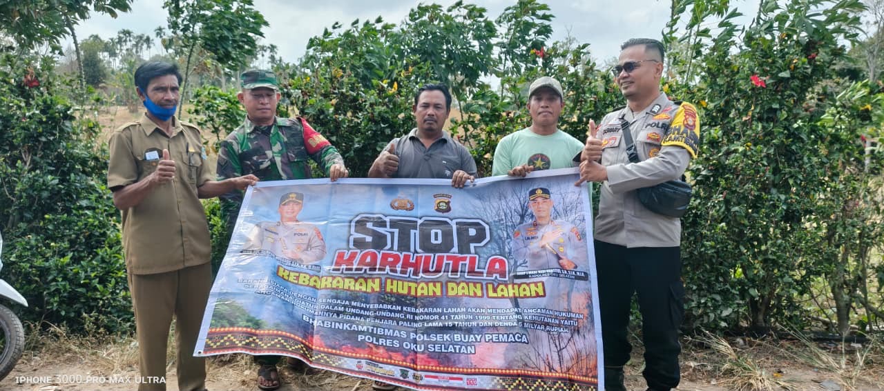 *Cegah Karhutla, Polsek Buay Pemaca Bersama Babinsa Gelar Sosialisasi Stop Karhutla di Desa Kembang*