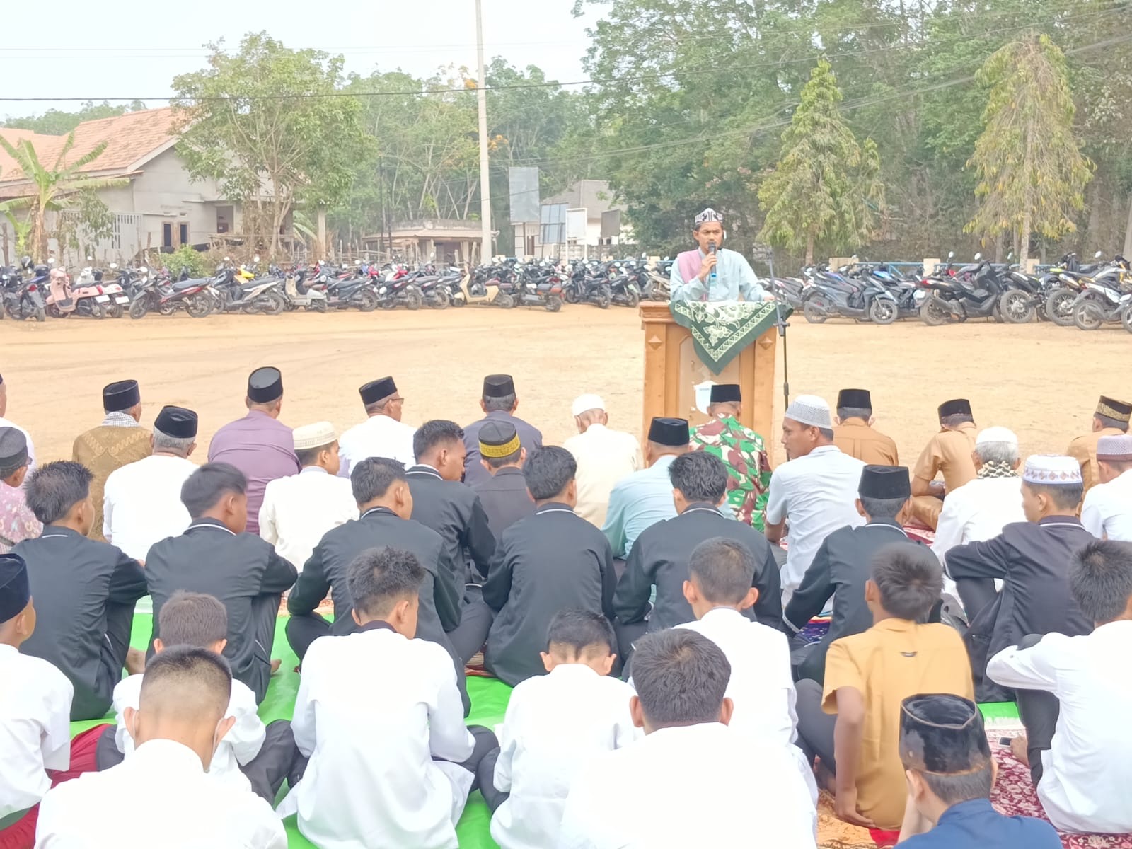 *Personel Polres Ogan Ilir Melalui Polsek Tanjung Batu Ikuti Pelaksanaan Sholat Istisqo, Perkuat Ikhtiar Cegah Karhutla*