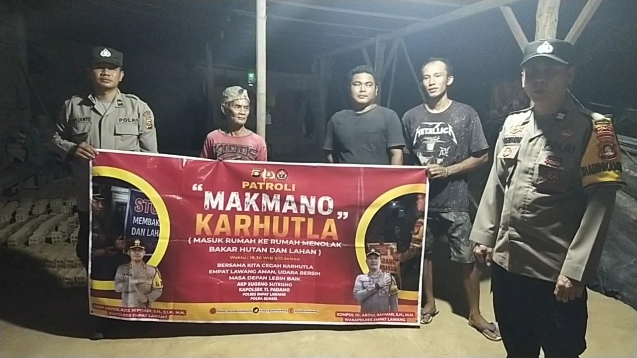 *Sambangi Warga Perbatasan, Polsek Talang Padang Berikan Imbauan Karhutla Kamtibmas Melalui Patroli Malam*