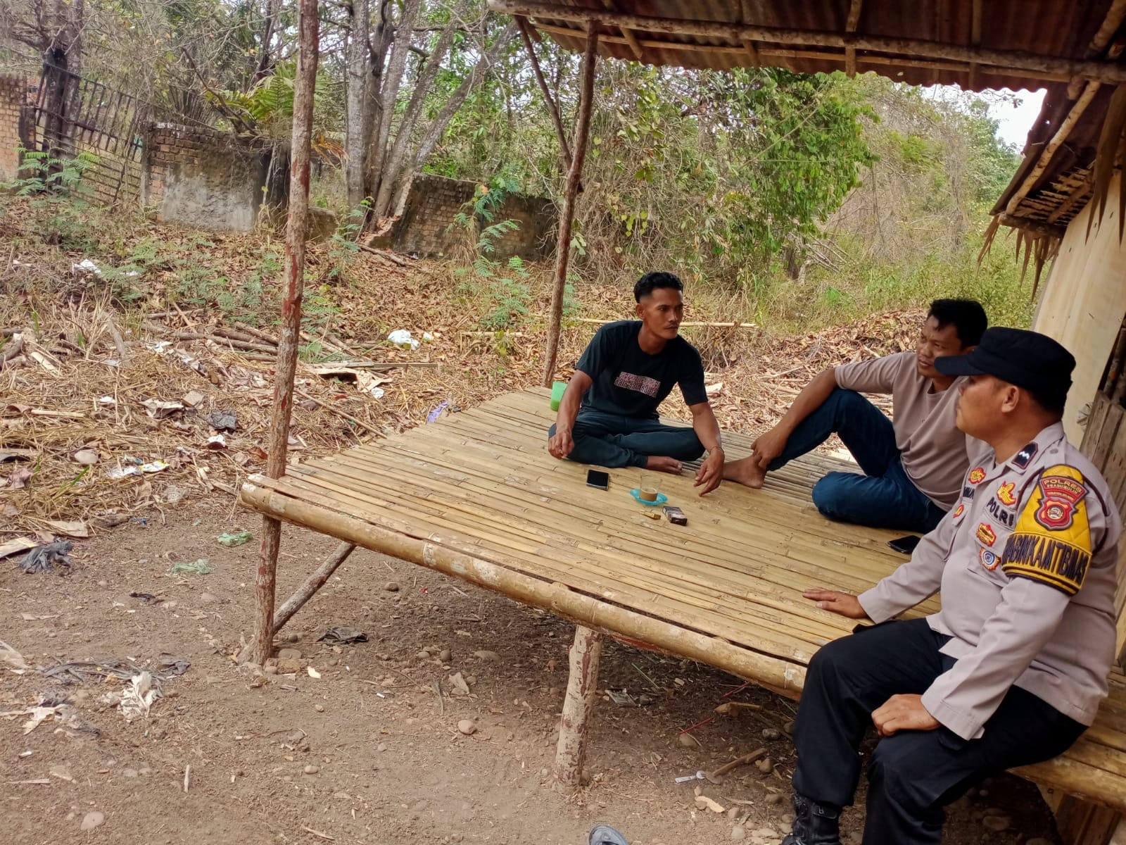 *Bhabinkamtibmas Desa karang Bindu Gencar Sosialisasi Cegah Karhutla di Musim Kemarau*