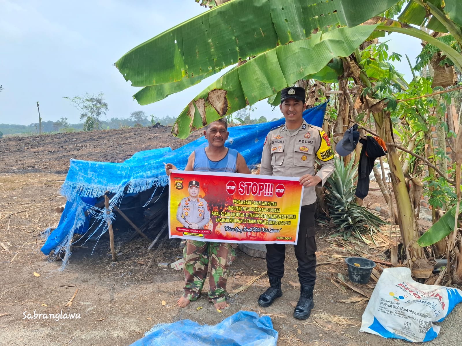 Bhabinkamtibmas Polsek Lengkiti Sampaikan Imbauan Karhutlah dan Sambangi Lahan Pangan Warga