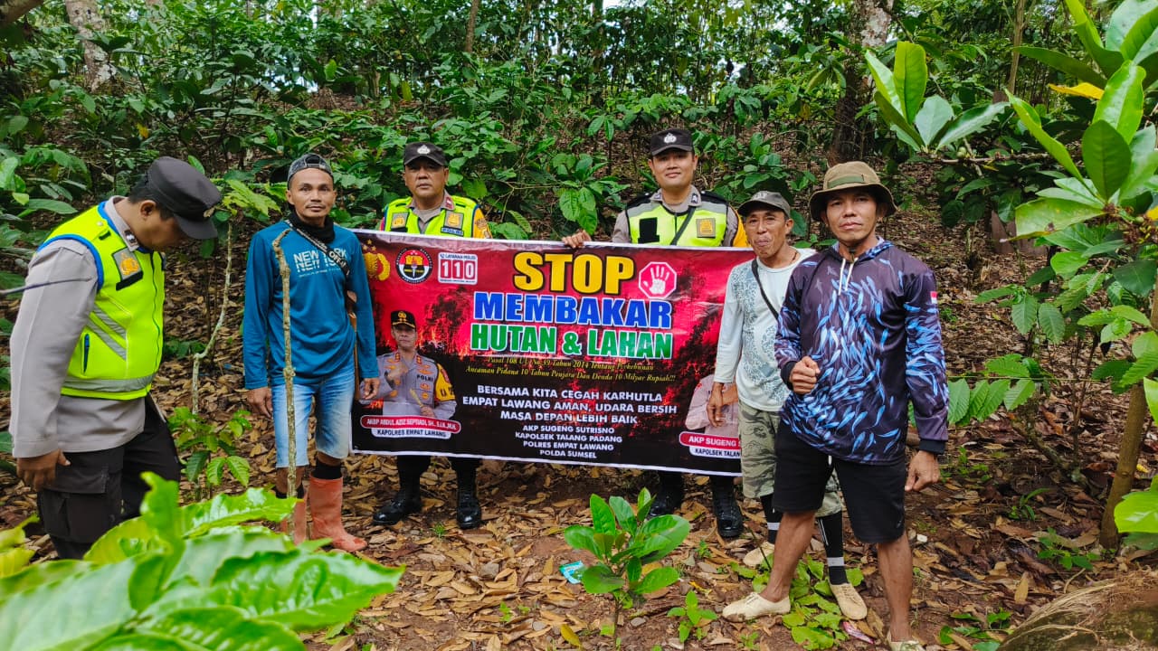 Cegah Karhutla, Polsek Talang Padang Imbau Warga Desa Padang Titiran Tidak Buka Lahan dengan Cara Dibakar
