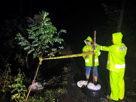 Mobil Avanza Terperosok ke Jurang 15 Meter di Sapa Panjang, Tiga Penumpang Dievakuasi Warga