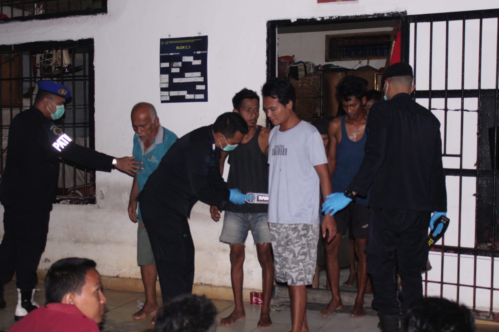 Pastikan Lapas Steril, Tim Gabungan Gelar Razia Besar-Besaran di Lapas Tanjung Raja