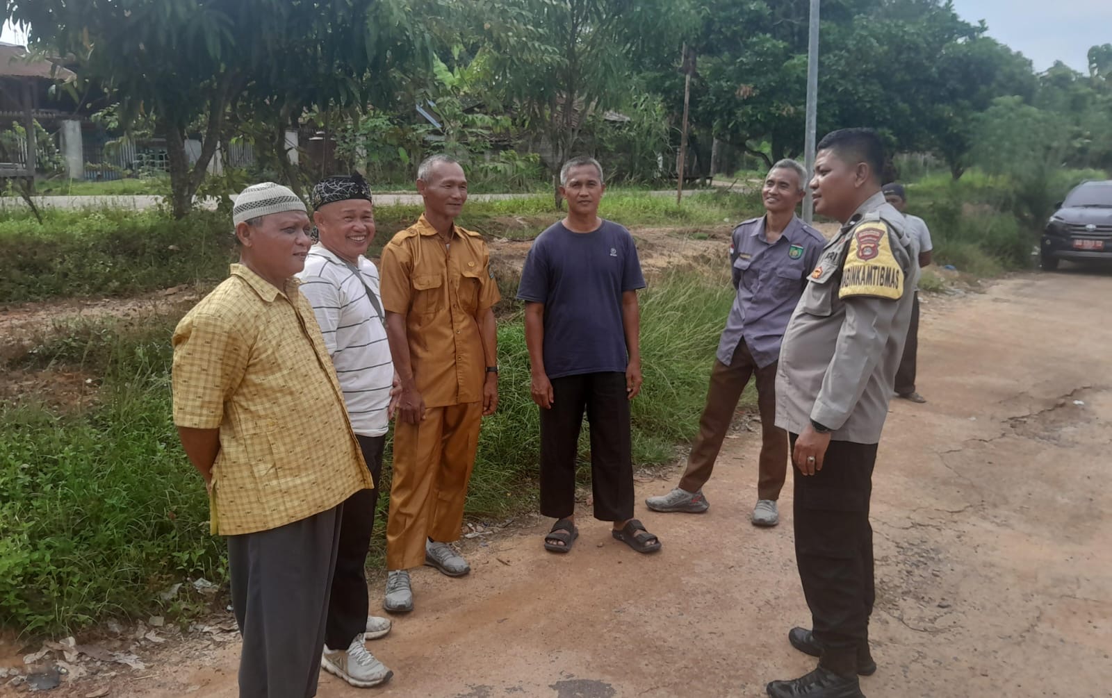 *Bhabinkamtibmas Desa Sinar Rambang Gencar Edukasi Bahaya Judi Online ke Warga*