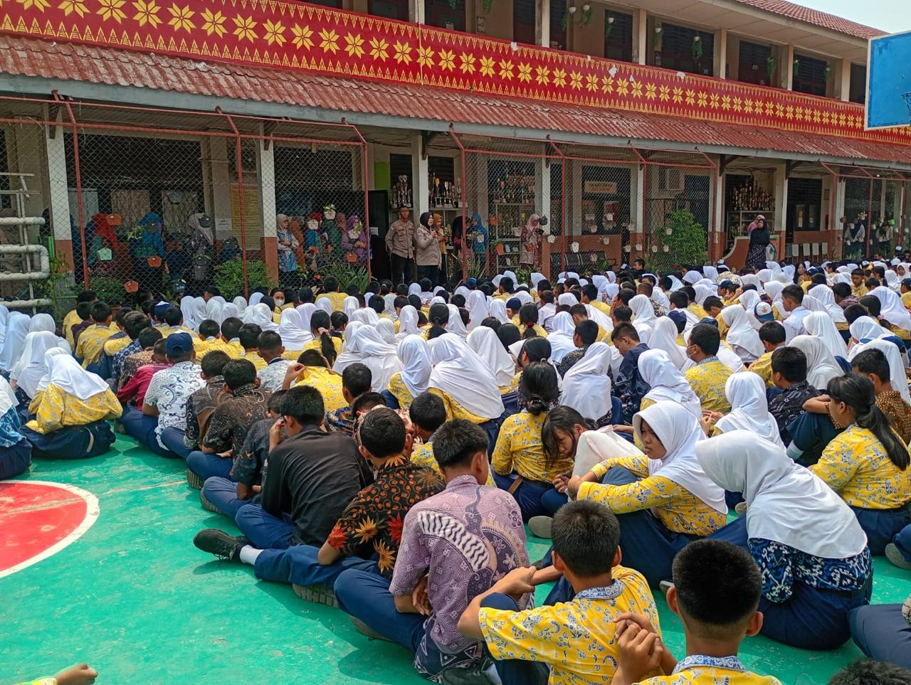 Polrestabes Palembang Berikan Pembinaan dan Penyuluhan kepada Siswa SMPN 3 Cegah Tawuran