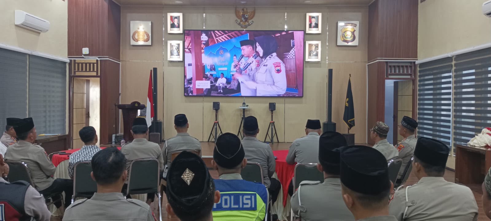 Polres OKU Selatan Ikuti Zoom Meeting Pembinaan Rohani Bersama Kapolri dan Gus Baha